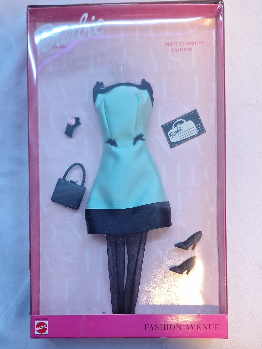 Vintage Barbie Mint Classic Fashion Dress with Accessories New In Box